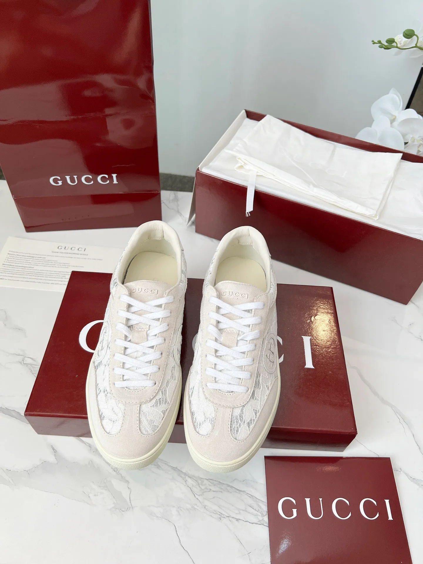 👟👟Ex-factory price 520👟👟 High version GUCCI's latest moral training shoes🔥🔥Double G leather with three-dimensional Gucci letters. The 3D effect creates a free flowing texture of the entire shoe, smooth line design. Light, comfortable and breathable, women's size 35-40, men's size 39-45